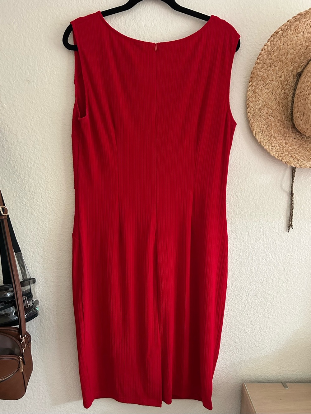 Red Dress - Picture 3 of 6